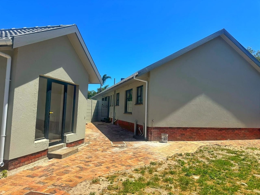 4 Bedroom Property for Sale in Panorama Western Cape